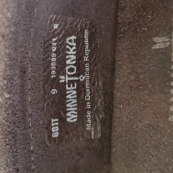 Minnetonka Women's Thunderbird "Animikii" Hardsole - Picture 2 of 4